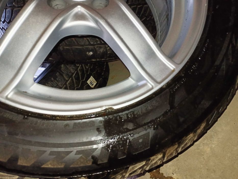 Vând jante R17  plus cauciucuri