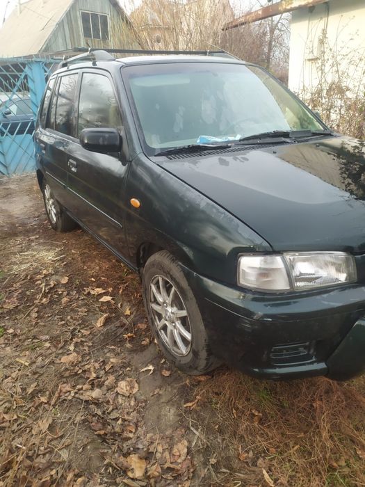 Продам машину Mazda Demio