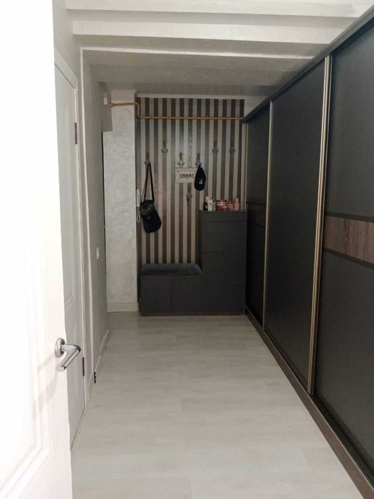 Продается 2 комн квартира в 15 доме