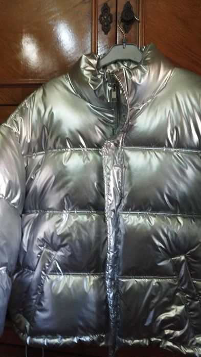 Vand geaca baieti de la Zara marimea 42