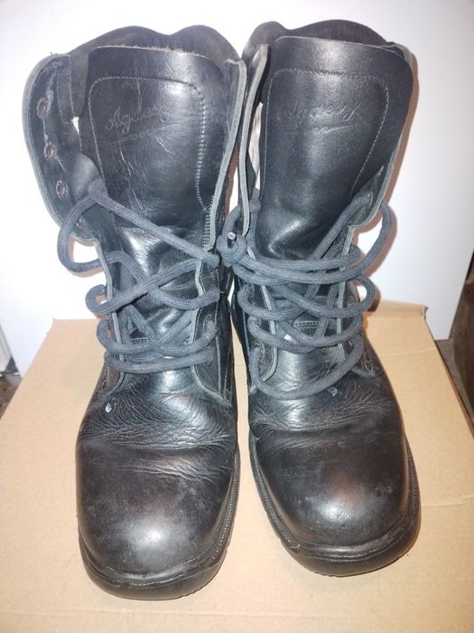 Vând bocanci pompieri