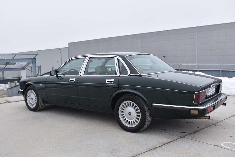 Jaguar XJ40 Sovereign - Cutie Manuala - Atestat Retromobil