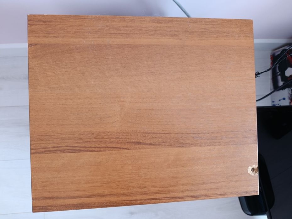 Нощно шкафче и етажерка