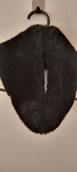 Шал. Шалове. Кожена яка-4-16 евро. Ръкавици -5евро