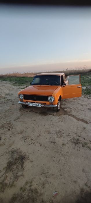 Vaz 2101 sotiladi