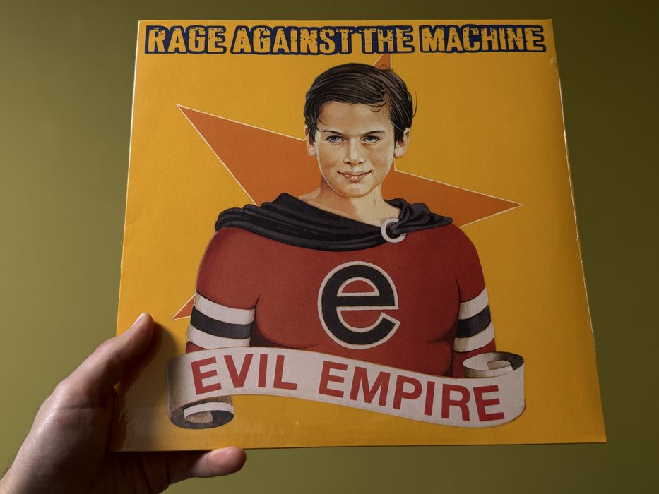 Чисто нови, неразпечатани плочи