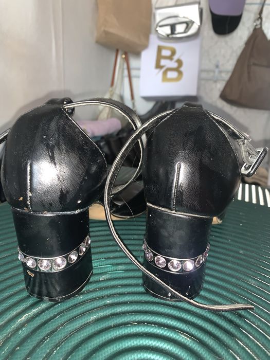 Туфли и кроссовки 40 размера