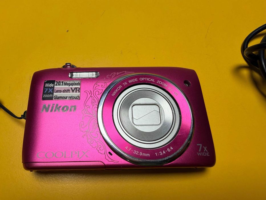 Фотоапарат Nikon COOLPIX S3500 20.1 MP Digital Camera with 7x Zoom