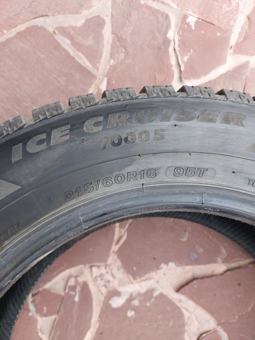 Продам б/у шины        .