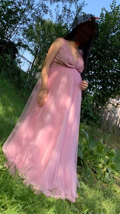 Vând rochie de ocazie roz