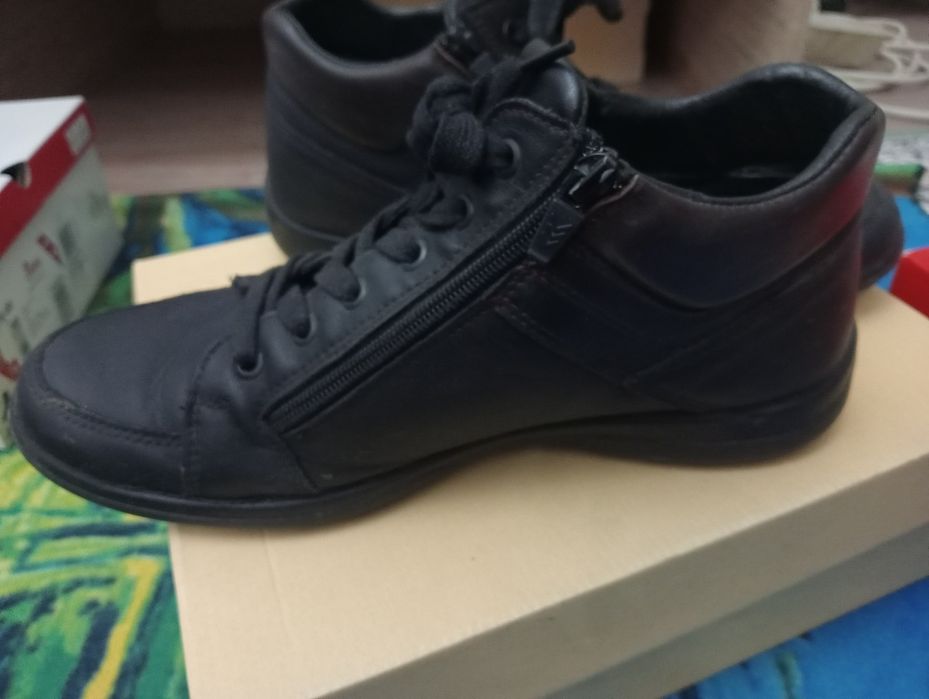 Продается ботинка кожа,размер 43