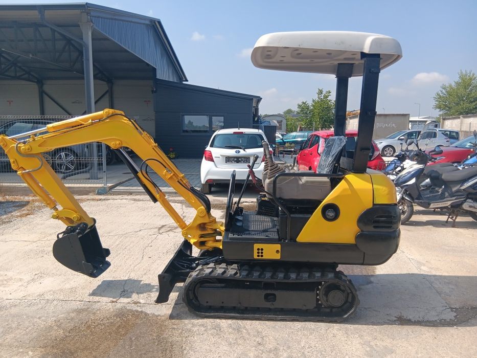 Мини Багер Hitachi 1.5 НА ИЗПЛАЩАНЕ