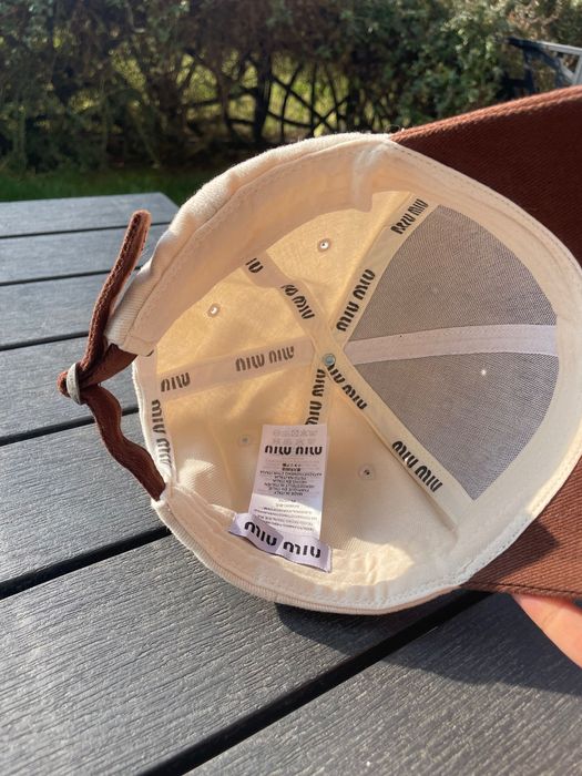 Ленти шапки с козирка