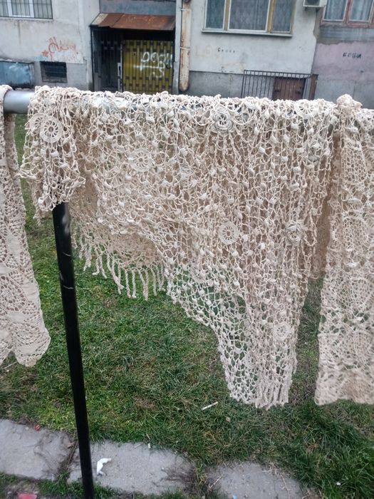 Продавам покривка плетачна на една кука