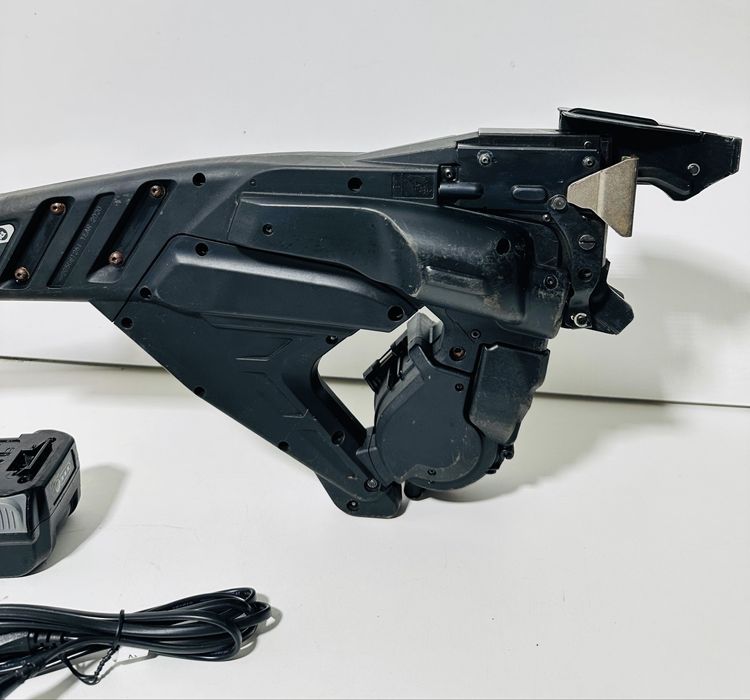 Mașină de legat de tip Twintier  RB 401 T-E cumaner