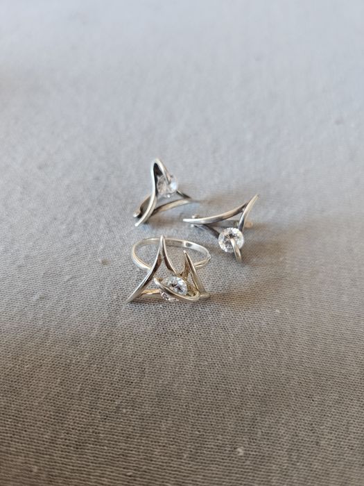 Сребърен пръстен и обеци с въртящо се камъче