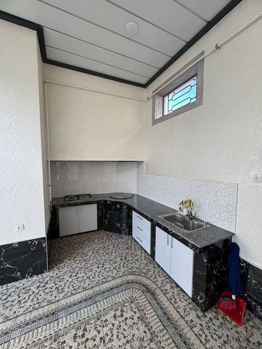 Назарбек. Ховли сотилади