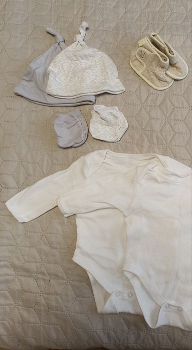 Бебешки бодита, шапки, ръкавички