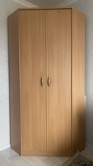 Шкаф для спальньи вместительный