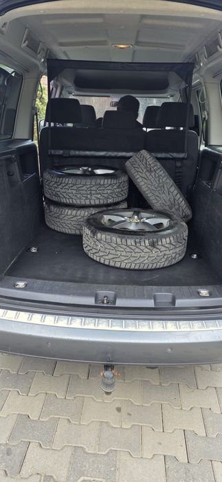 Vând Volkswagen Caddy Maxi 2.0 TDI DSG 4x4
