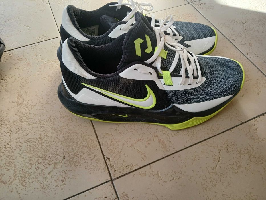 Продавам маратонки Naik