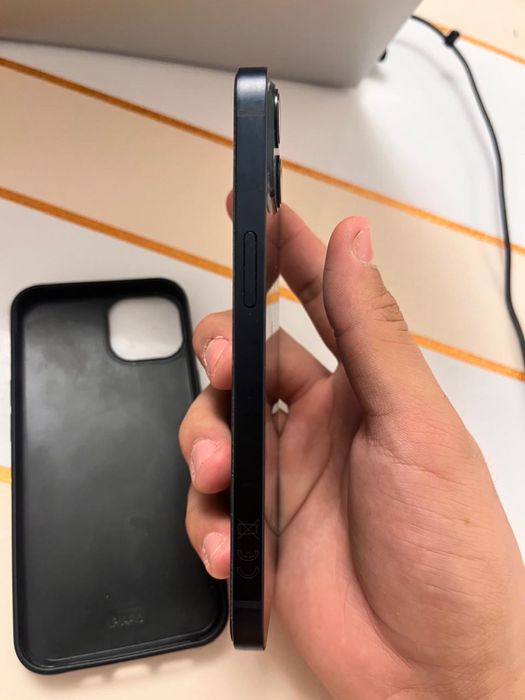 Айфон 13 еще на гарантии