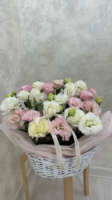 Нежный букет в корзине