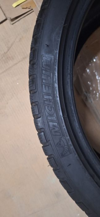 4 бр зимни гуми 255 35 19 Michelin & Sailun