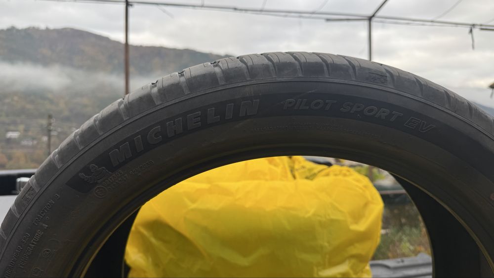 Michelin Pilot 245/45/20 Летни
