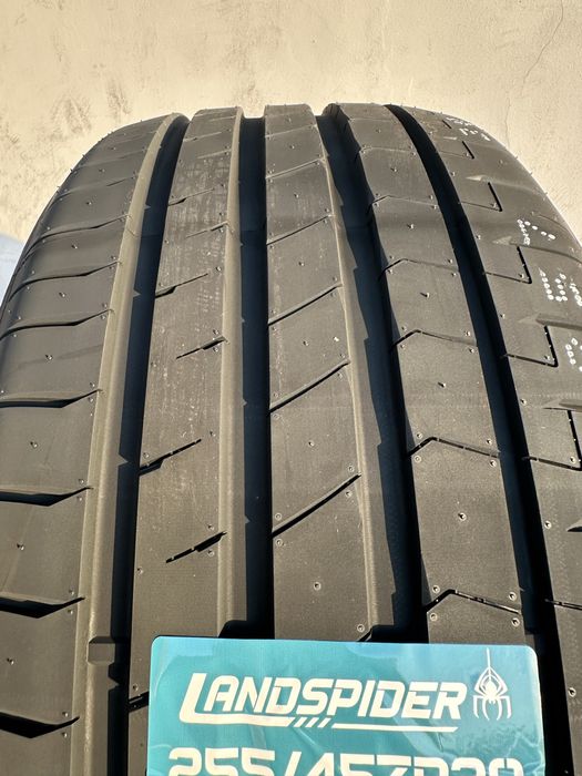 Нови летни гуми LANDSPIDER UHP 255/45R20 105Y XL БОРД 2554520