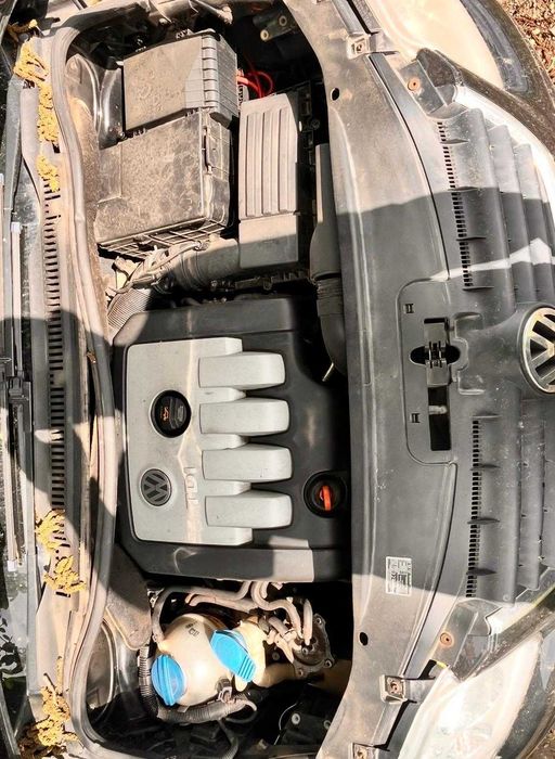 Vând Volkswagen Touran