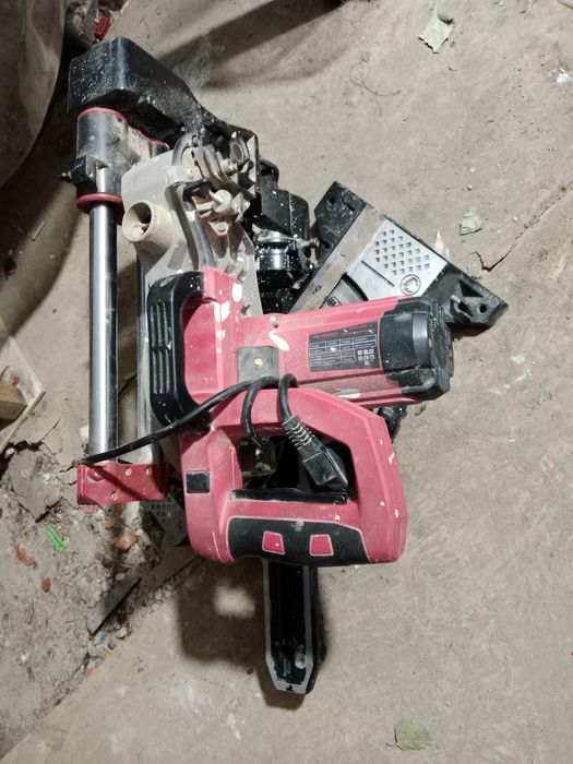 Продаю углорез пол года пользования хорошем состоянии цена 90000 торг