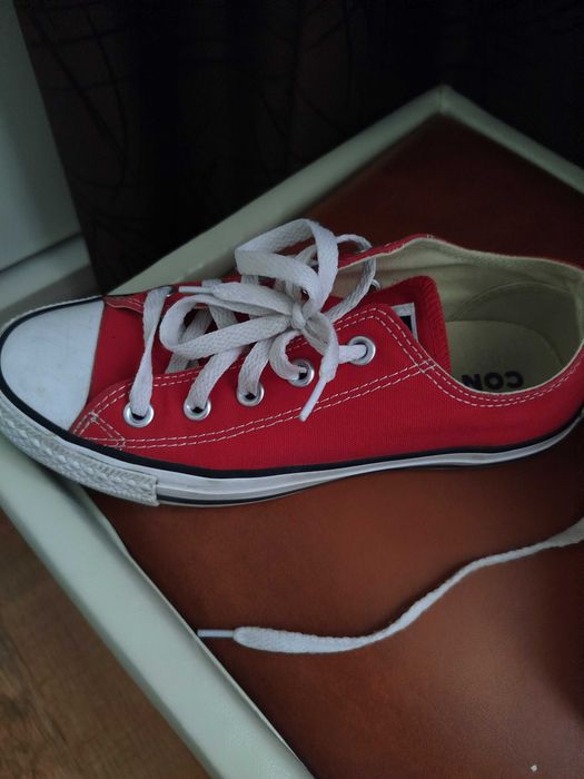 Vând tenesi Converse All Star originali – mărimea 36,5