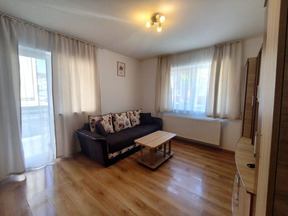 Închiriez garsoniera