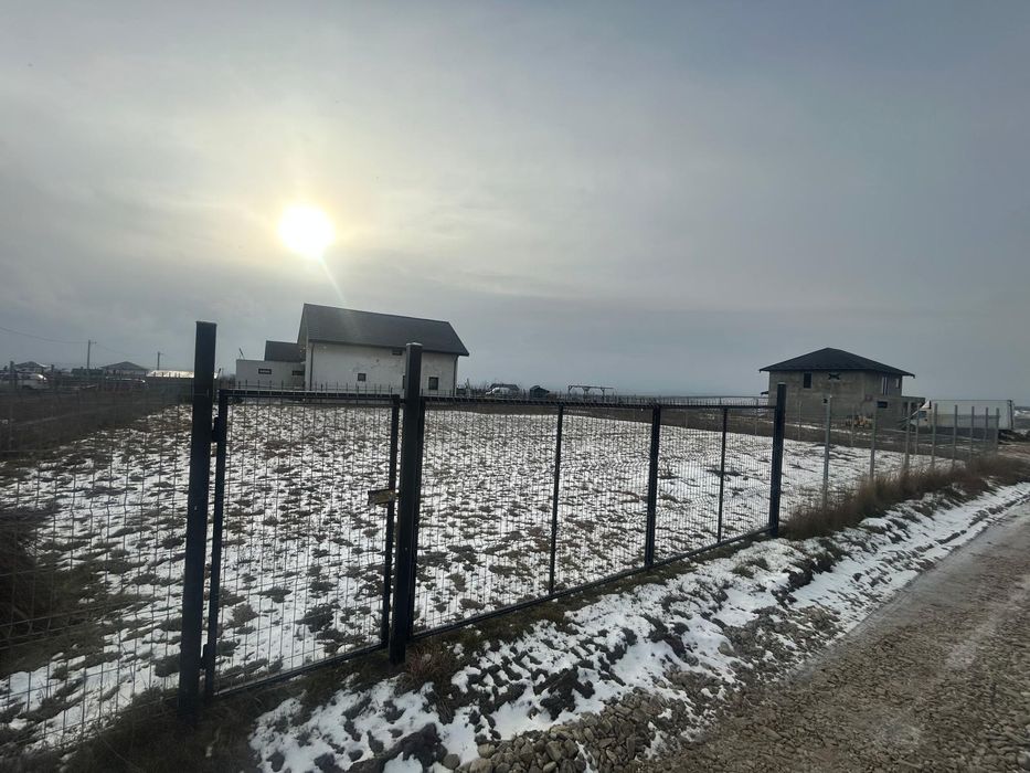 De vânzare teren intravilan în Moara