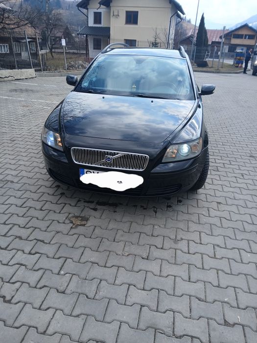Vand mașina volvo