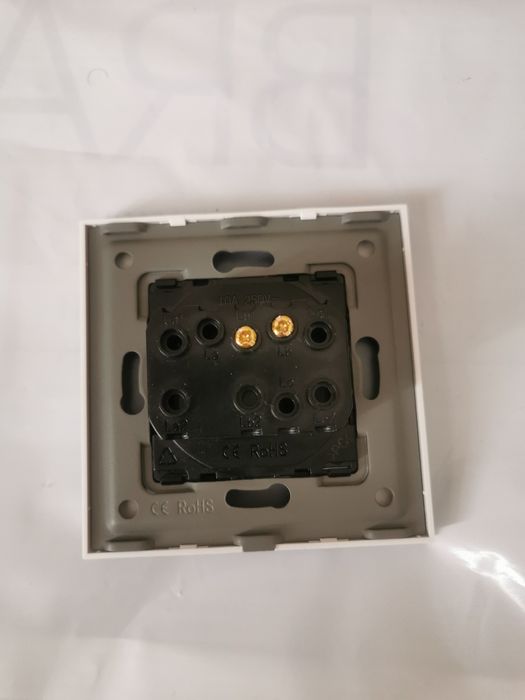 Выключатель одноклавишный