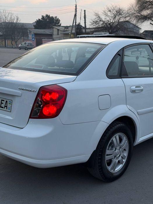 Lasetti 2011 1.8 avtamat