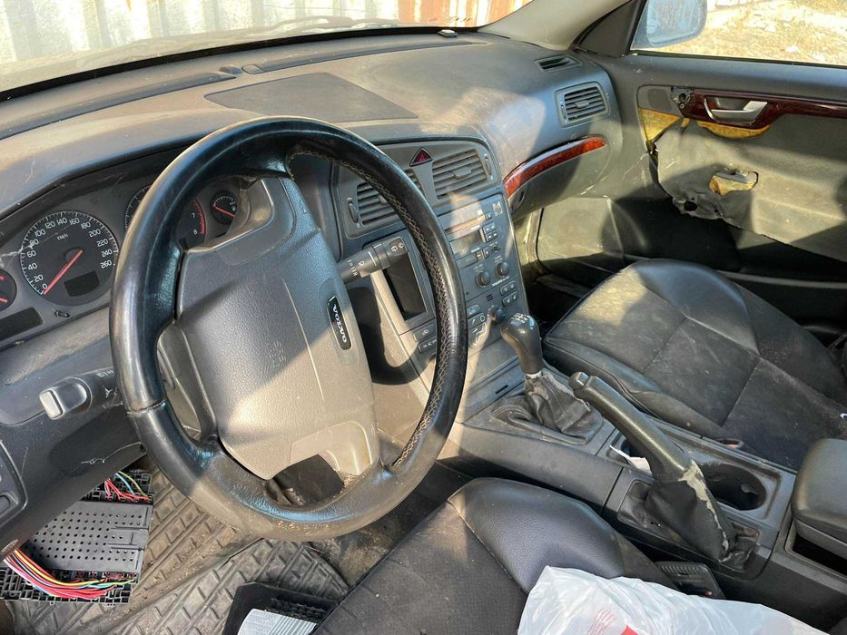 volvo v70 2.4 i на части волво в70