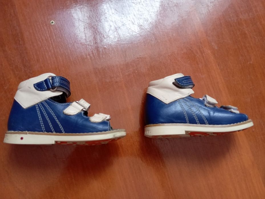 Продам ортопедический обувь в хорошем состоянии размер 24