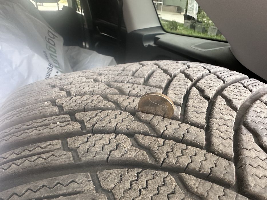 255/35/19 Firestone Winterhawk 4 DOT3824