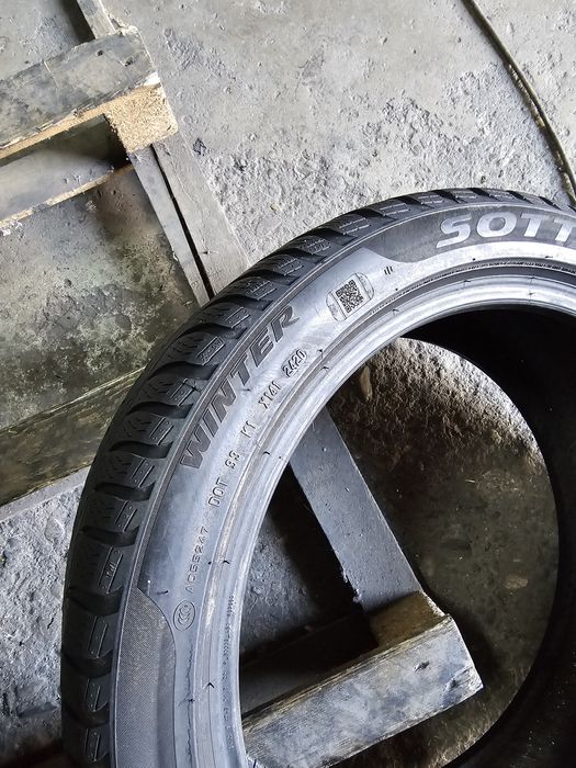 2 anvelope iarna 225 45 18 Pirelli Runflat 2020