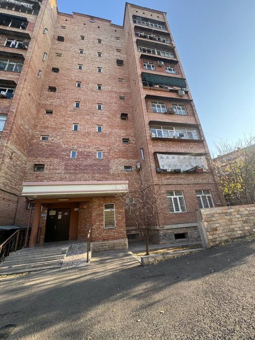 Продается нежилое помещение на Юнусабад 4 кв