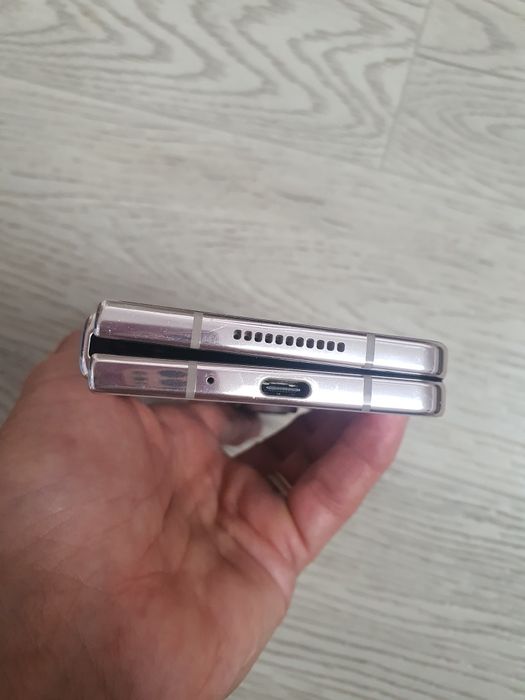Samsung Z fold 4