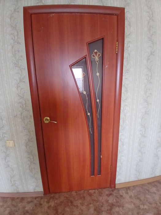 Меж комнаты двер