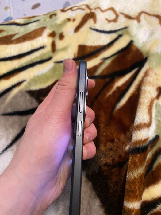 Продаю Redmi 15  256гб