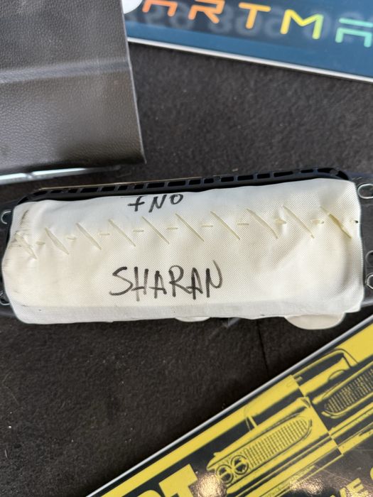 Airbag пасажерски от табло и в краката 7N0880204 b 7n2880841