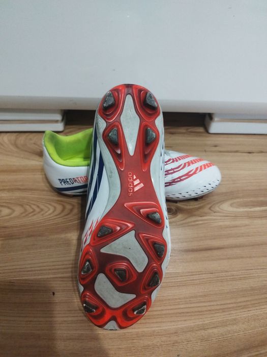 Футболни бутонки Adidas   37.5 номер