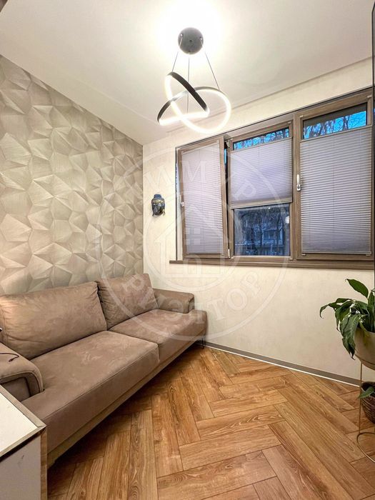 3/1/4 Буюк Ипак Йули,у метро,второй дом от дороги,KFC,Аптека 36.6,70 м