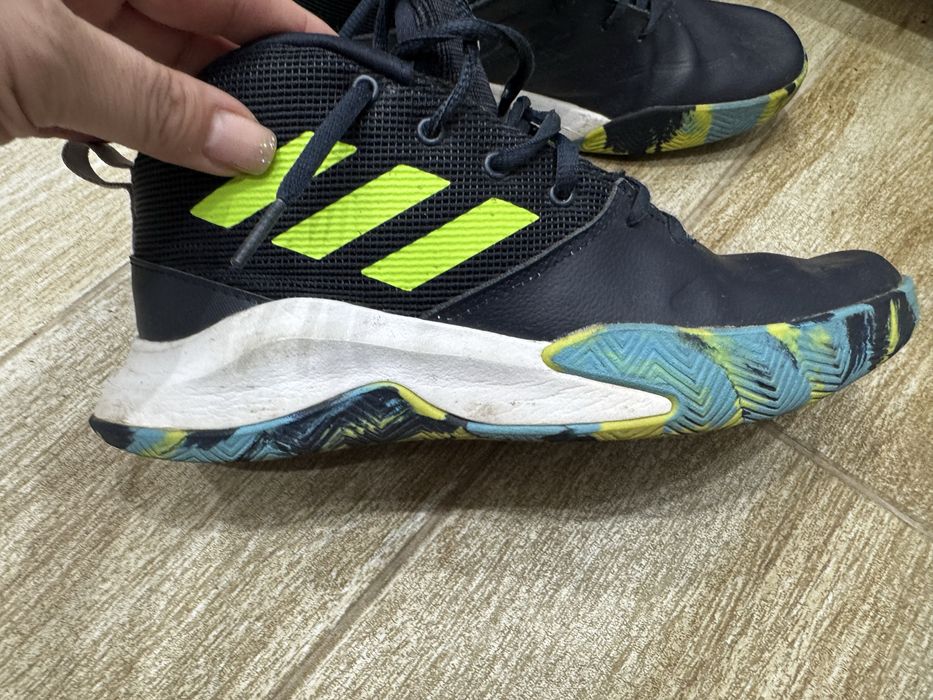 Adidas 39 1/3 отлични